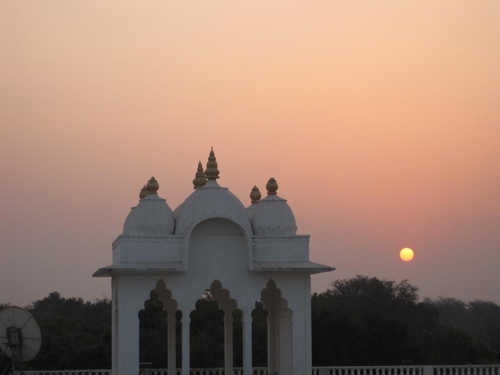 Savista Retreat Hotel Jaipur Ngoại thất bức ảnh
