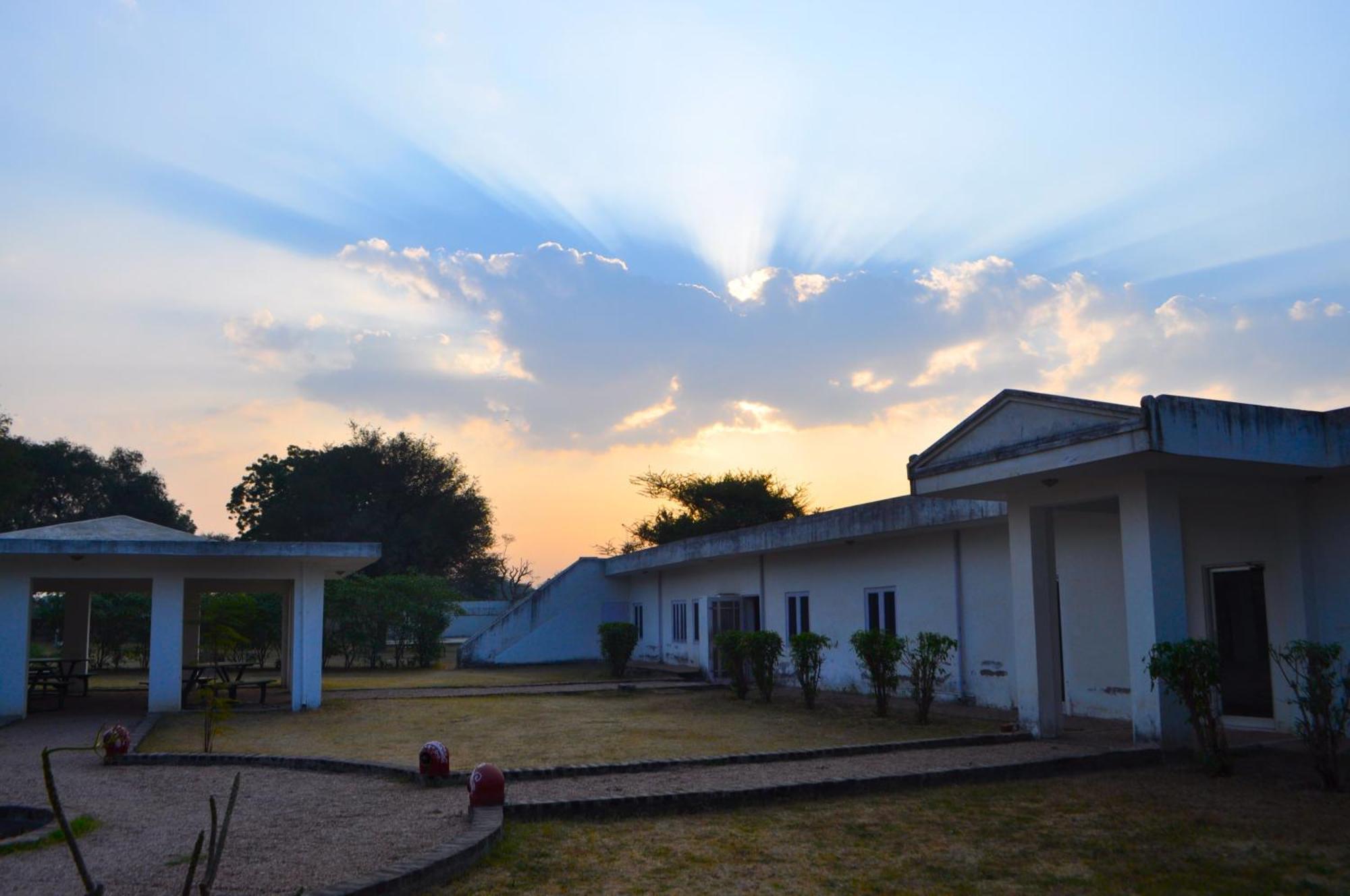 Savista Retreat Hotel Jaipur Ngoại thất bức ảnh