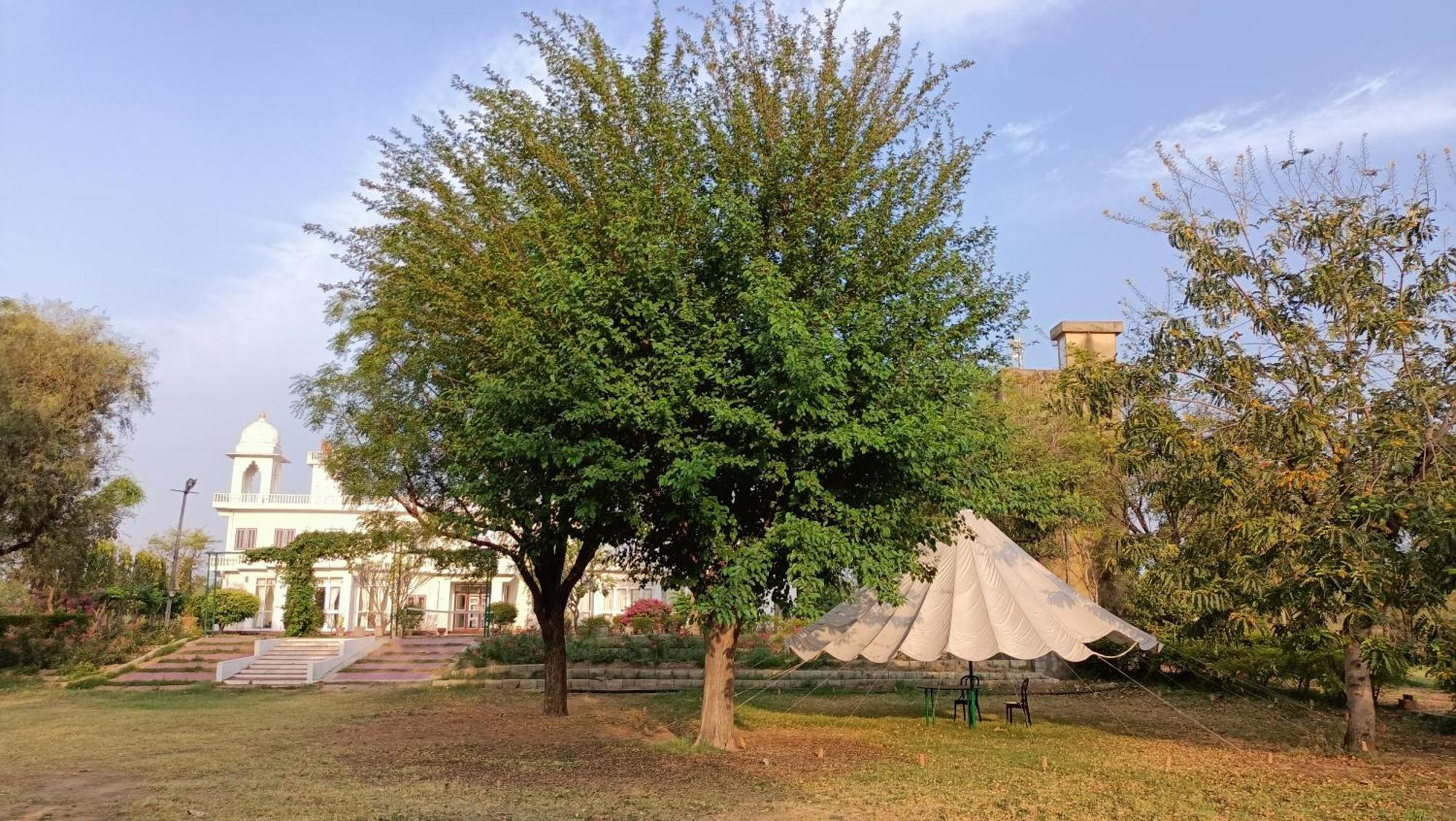 Savista Retreat Hotel Jaipur Ngoại thất bức ảnh
