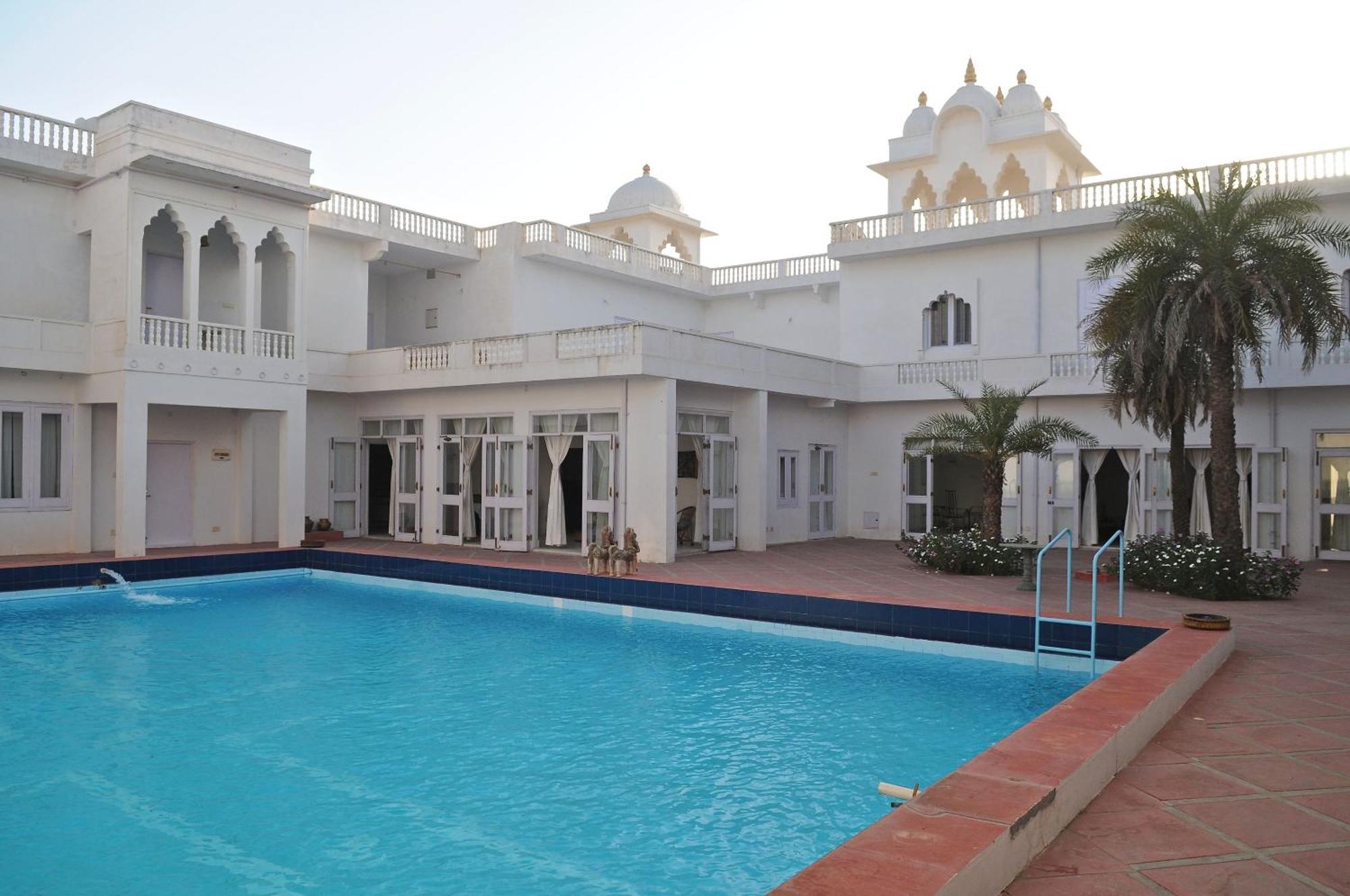 Savista Retreat Hotel Jaipur Ngoại thất bức ảnh