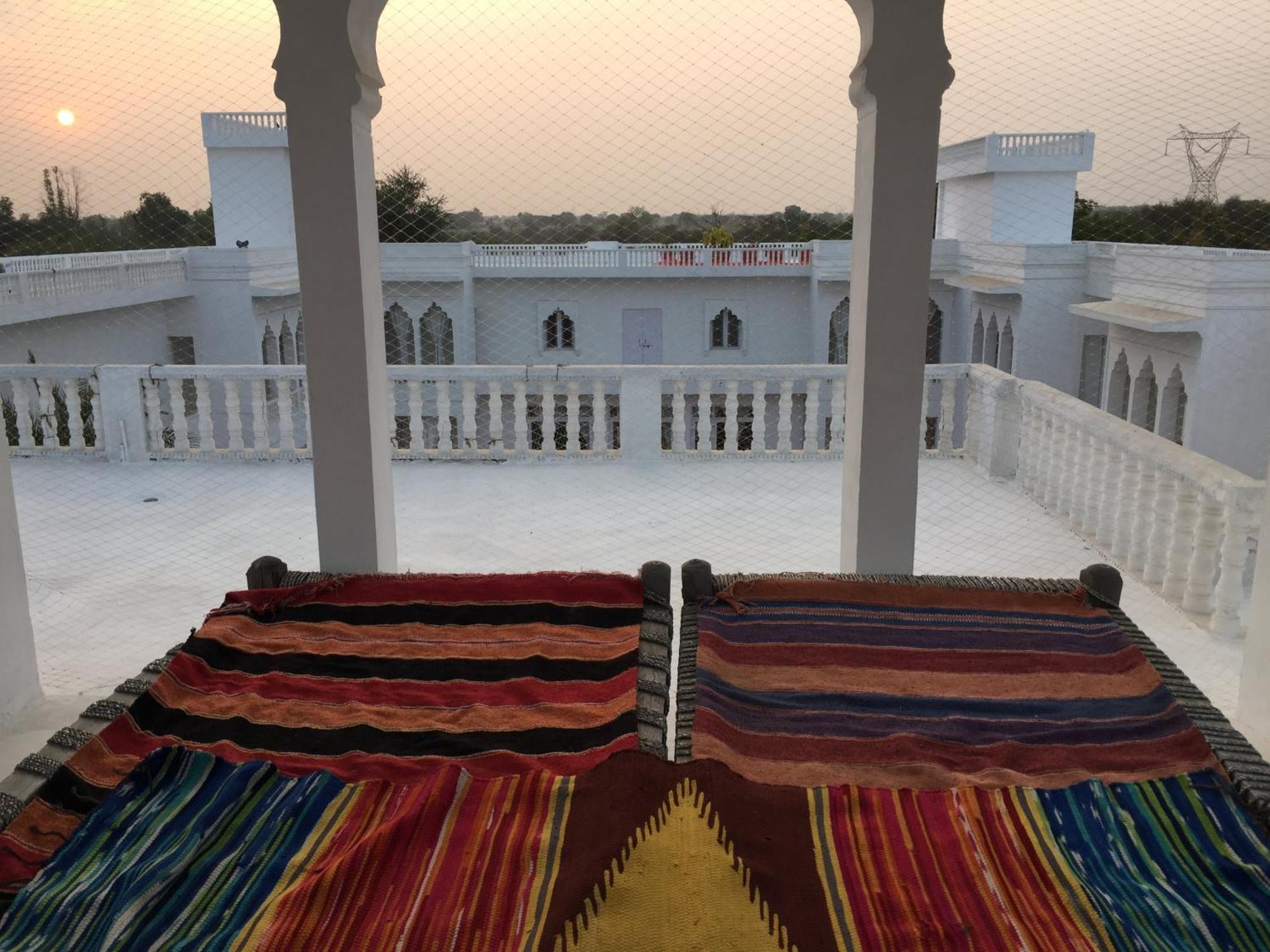 Savista Retreat Hotel Jaipur Ngoại thất bức ảnh